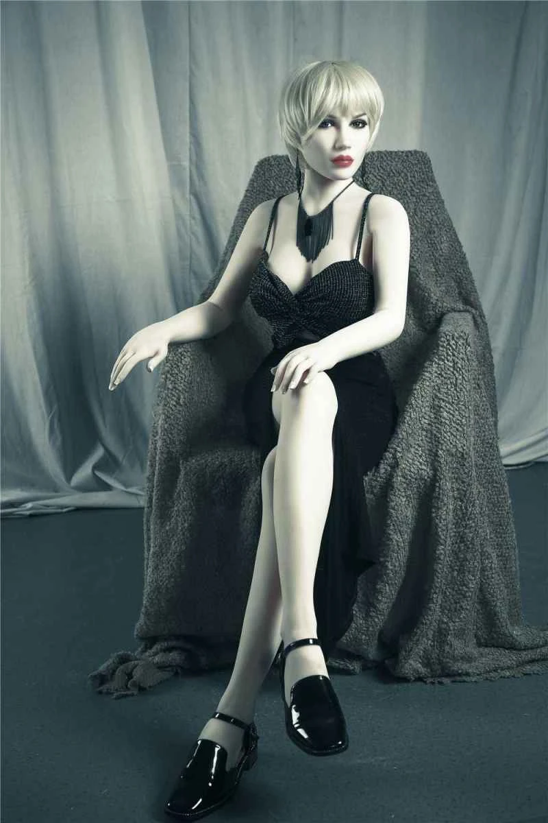 170cm/5ft7 G-cup TPE Sex Doll Review: Nelly by Qita Doll