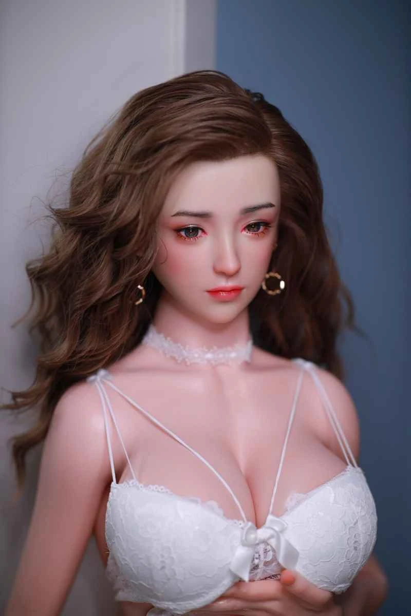 157cm/5ft2 F-cup Silicone Sex Doll Review - Laura Birrell by JY Doll
