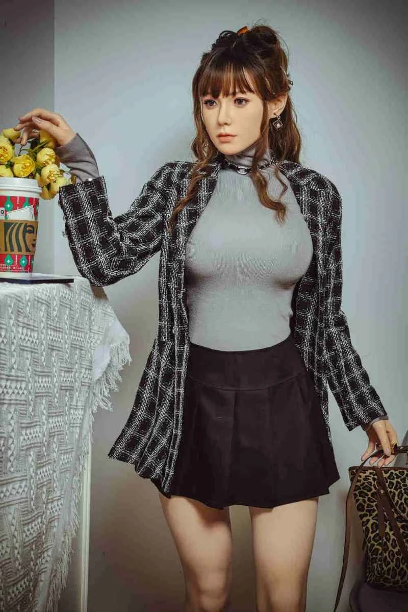 170cm/5ft7 F-cup Hyper Realistic Silicone Sex Doll Ruoxi Review - Gynoid Doll