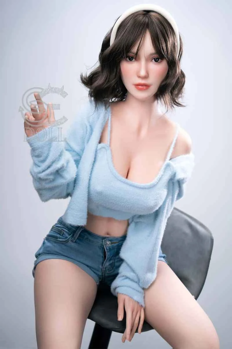 E-cup Silicone Sex Doll Sylvia.A Review: Realistic Skin Texture and Compact 161cm/5ft3 Design by SEDOLL
