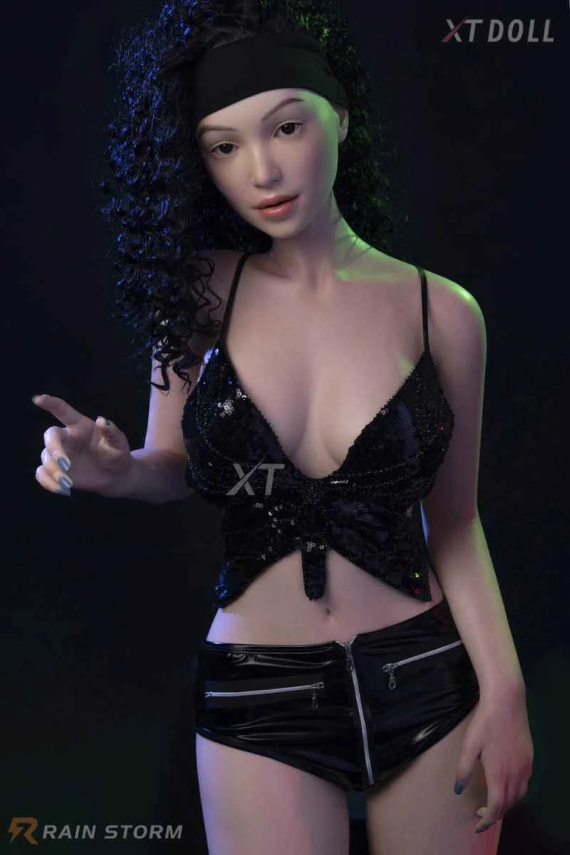 164cm/5ft5 C-cup Silicone Sex Doll Review: Cynthia by XTDOLL