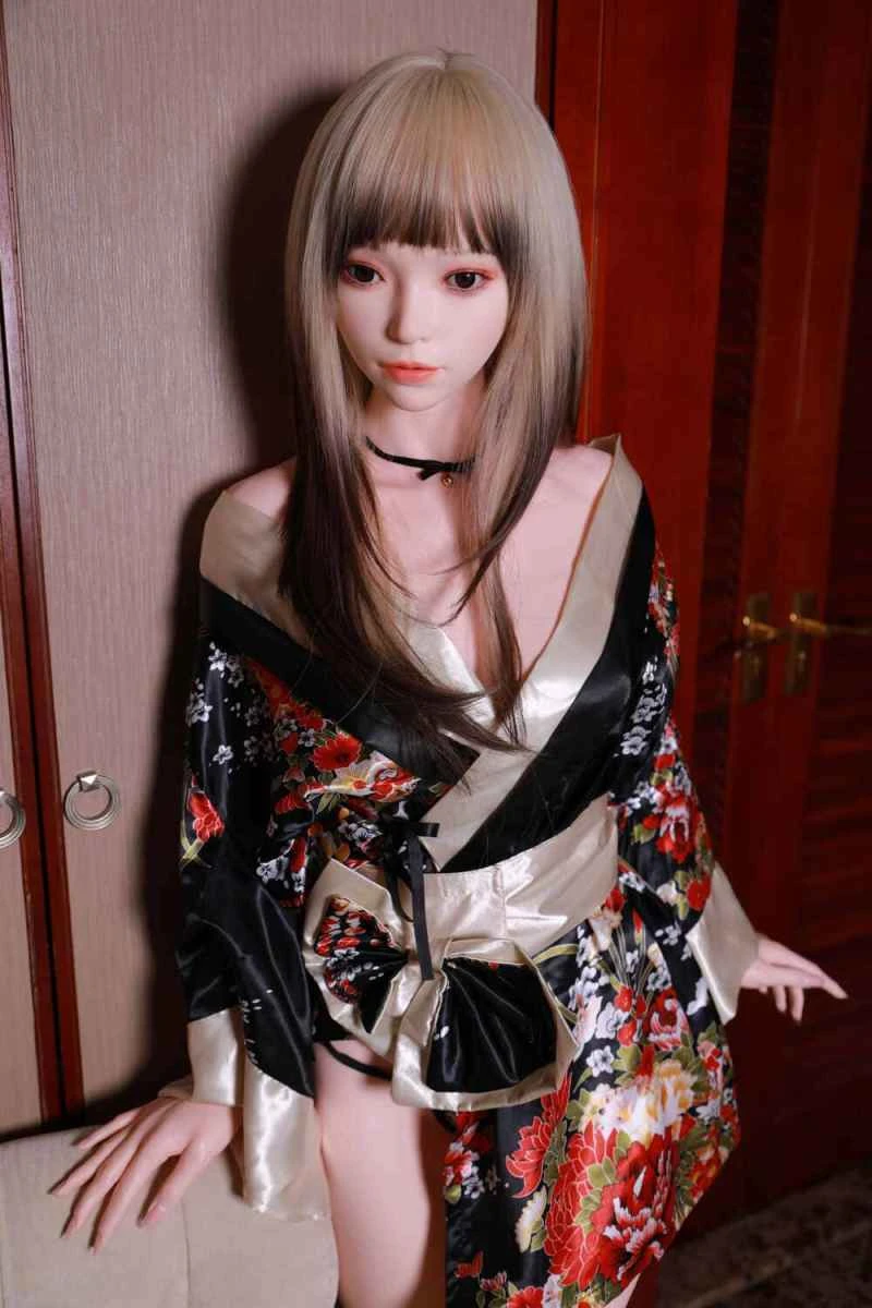 162cm/5ft4 C-cup Silicone Sex Doll Review - Silina by BQ Doll