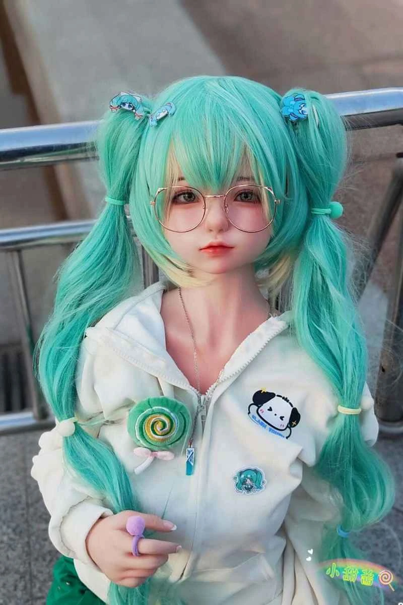 Comprehensive Review of the 148cm/4ft10 C-cup Silicone Head Sex Doll Erin by SHEDOLL