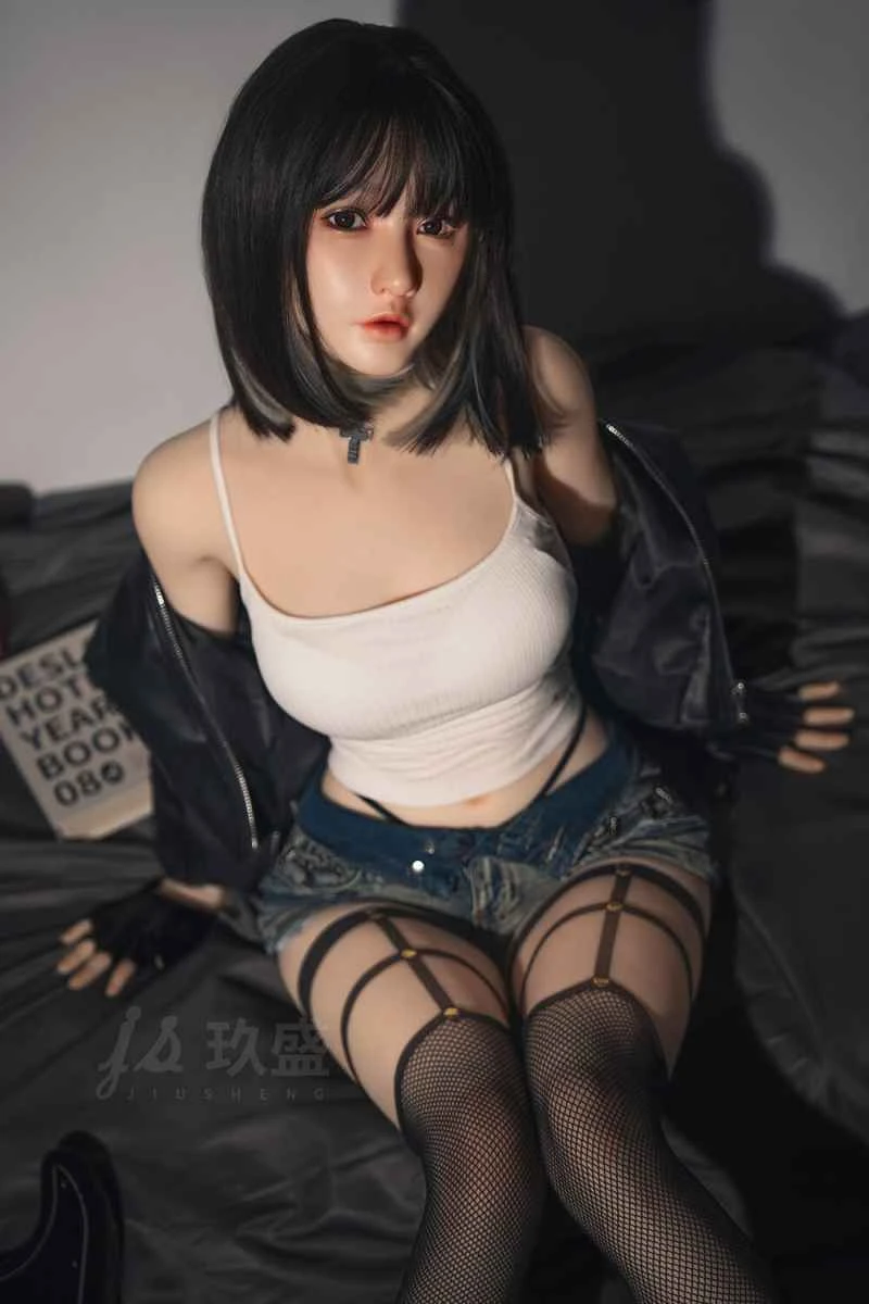 148cm/4ft10 B-cup Silicone Head Sex Doll Review - Betty by Jiusheng Doll