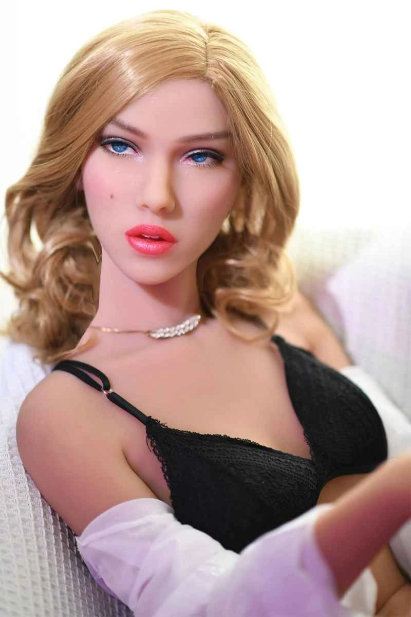 Ulrica: A Comprehensive Review of the 166cm/5ft5 A-cup TPE Sex Doll by HR Doll