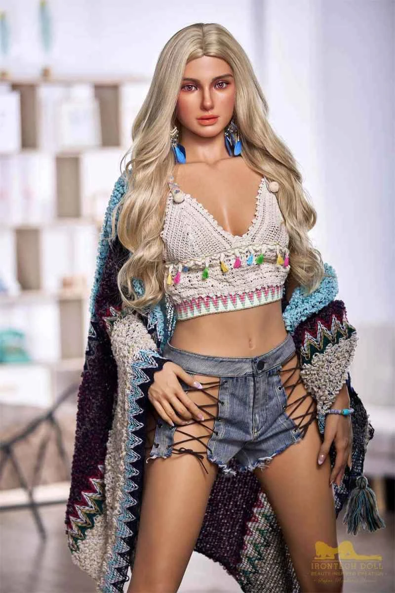 168cm/5ft6 B-cup Silicone Sex Doll Luna by Irontech Doll - A Comprehensive Review