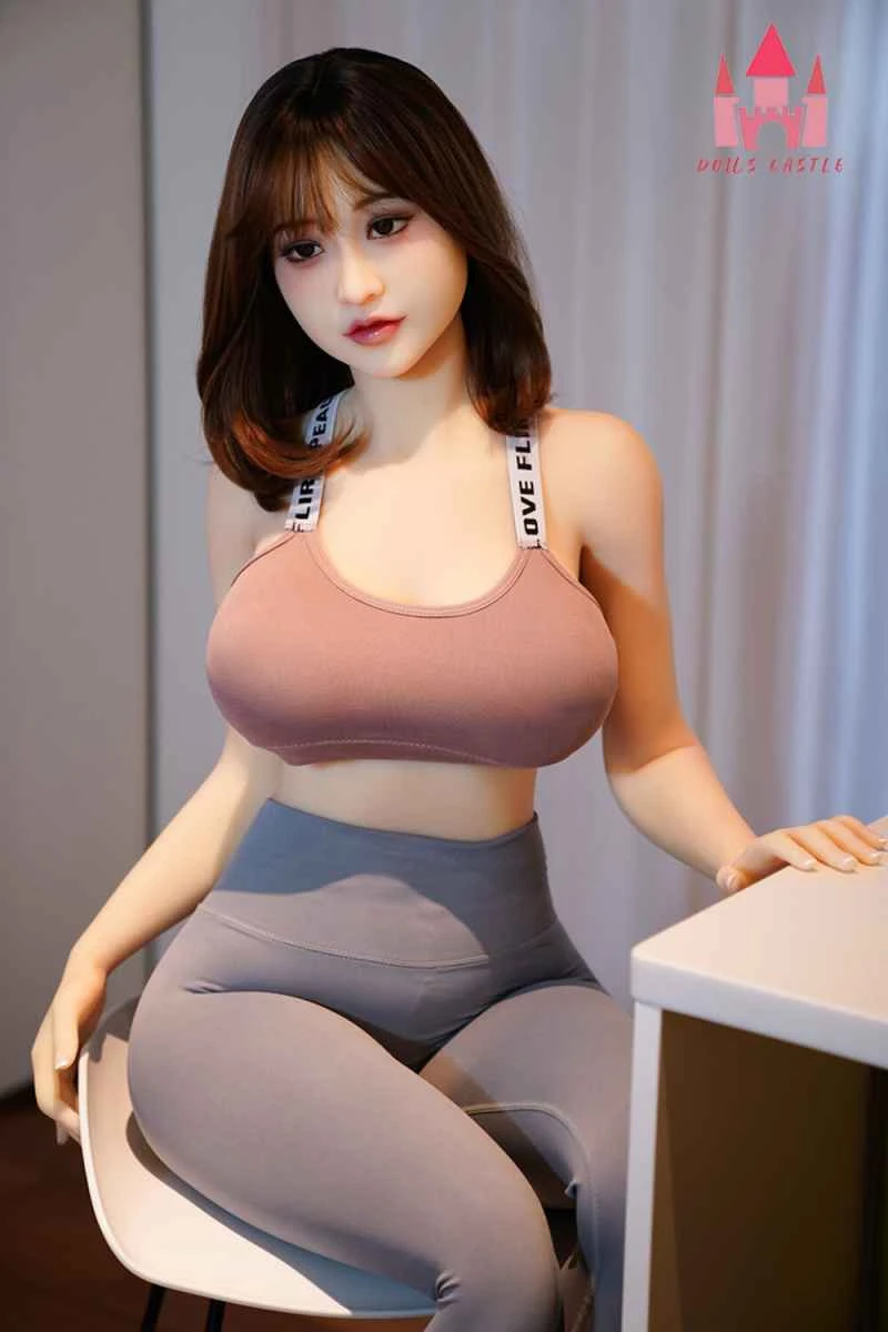 163cm/5ft4 F-cup TPE Sex Doll Review: Nozomi by Dolls Castle