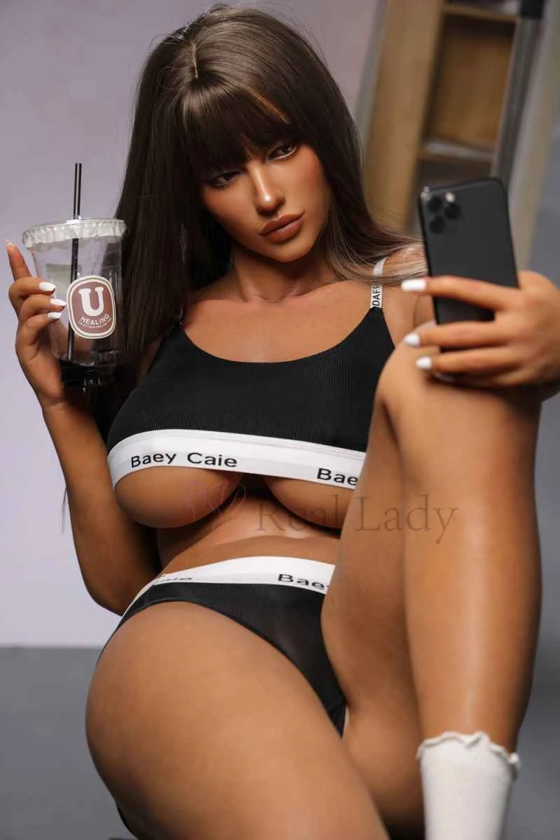 168cm/5ft6 D-cup Silicone Sex Doll Celeste Review - Real Lady Doll Experience